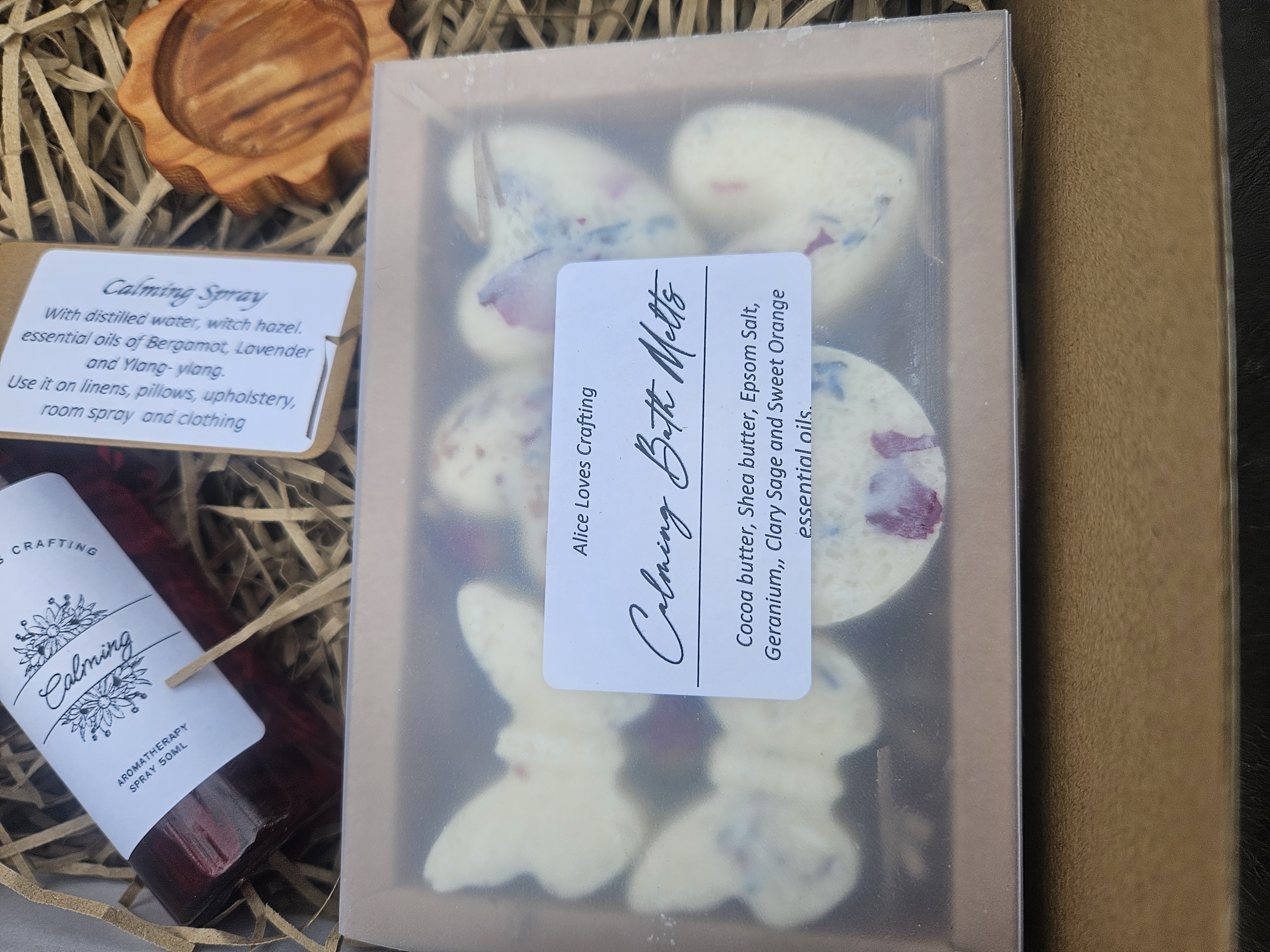 Wellbeing Gift Box: Soy Candle, Shower Steamers, Bath Melts, Room Spray (Natural Aromatherapy)