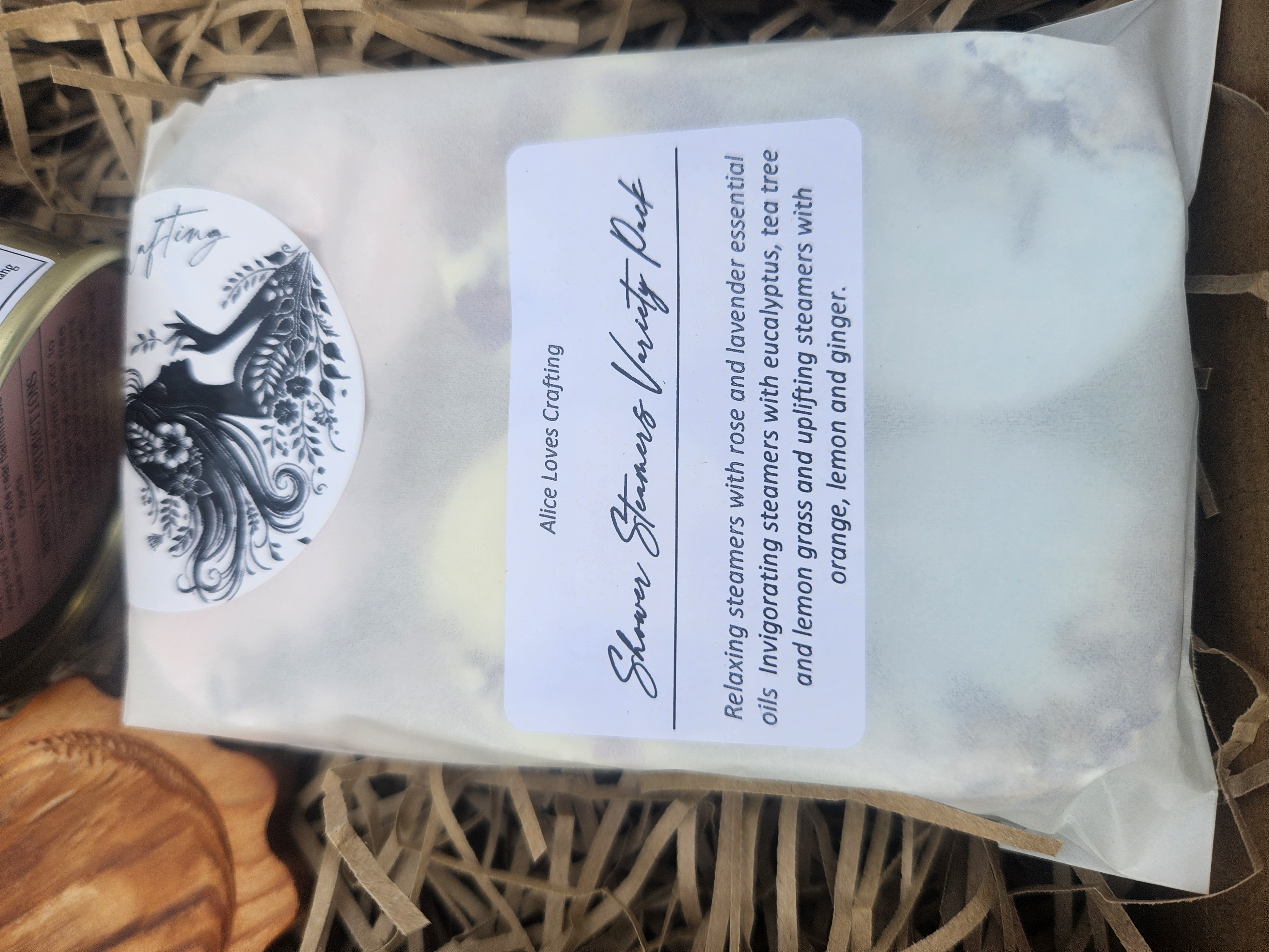 Wellbeing Gift Box: Soy Candle, Shower Steamers, Bath Melts, Room Spray (Natural Aromatherapy)