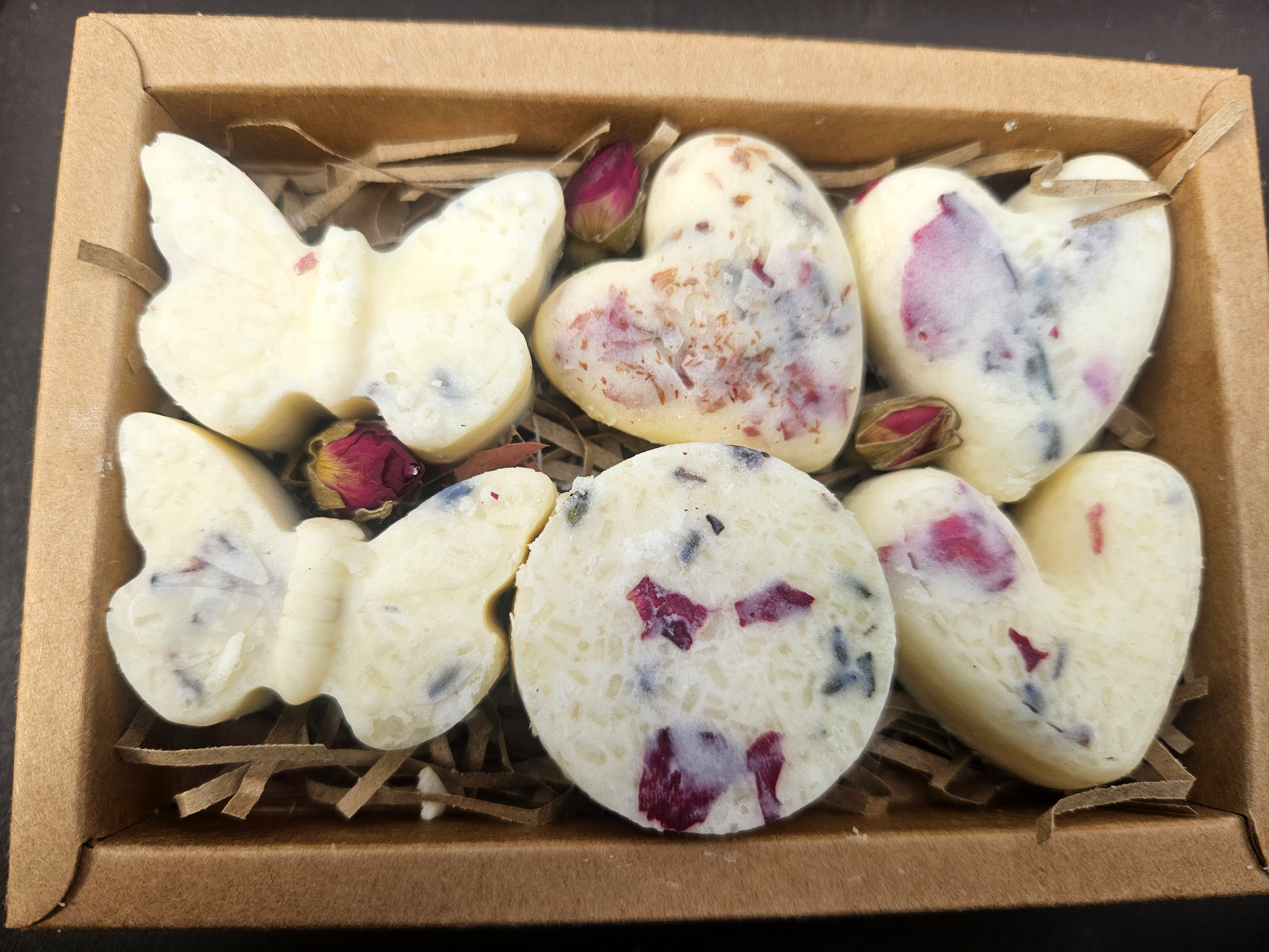 Wellbeing Gift Box: Soy Candle, Shower Steamers, Bath Melts, Room Spray (Natural Aromatherapy)
