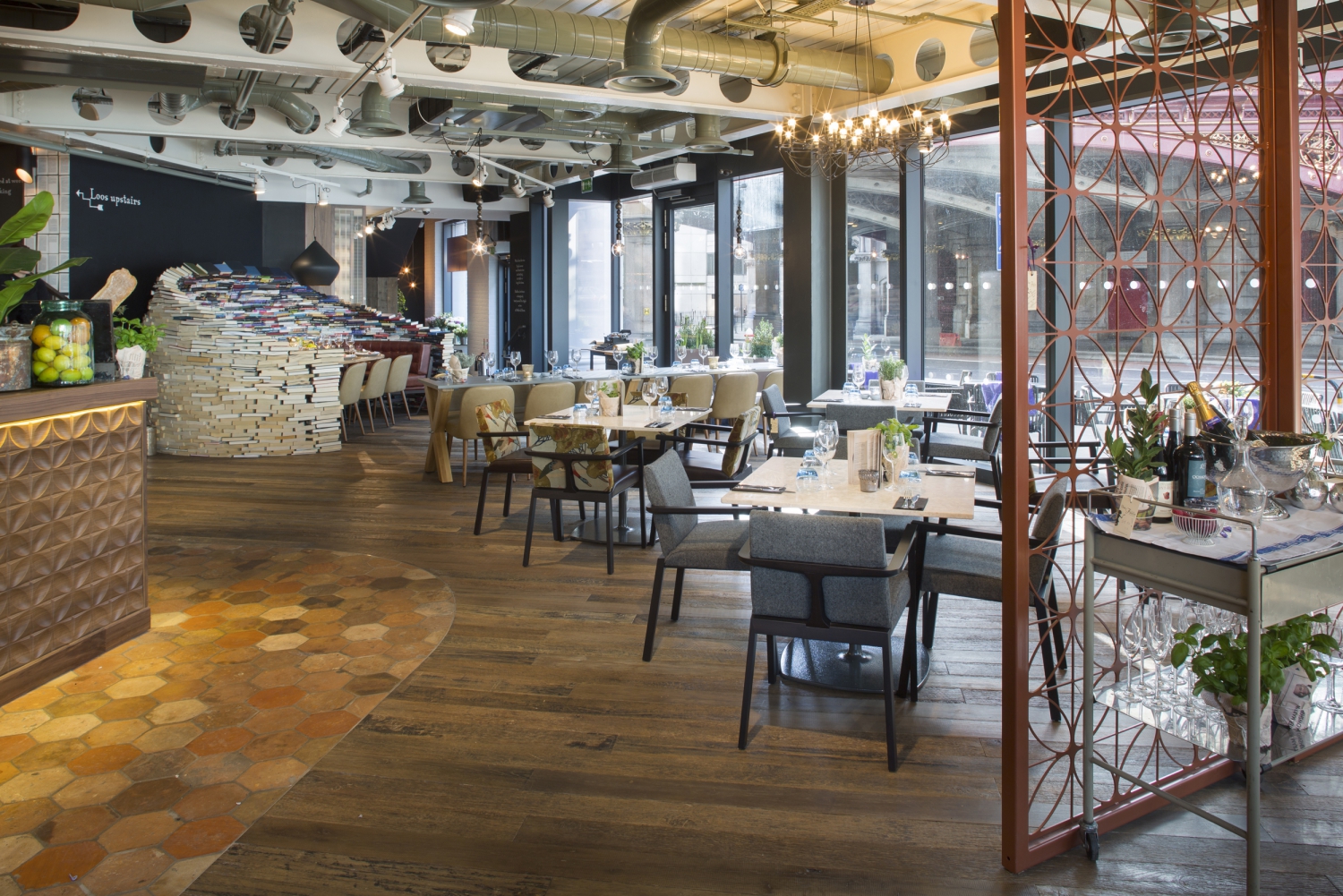 SINTILLATE Bottomless Party Brunch at The Fable