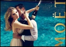 obrazek Scarlett Johansson dla Moët & Chandon