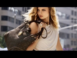 obrazek Magdalena Frąckowiak dla Louis Vuitton