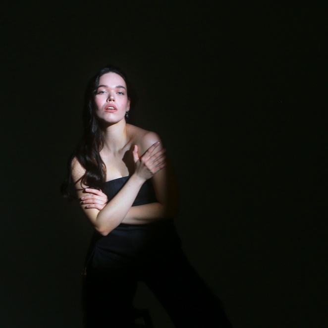 Nadia w studio, modelka, studio
