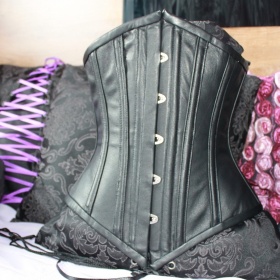 corset skóra