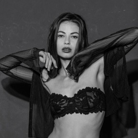 photo_5287585670798971654_y