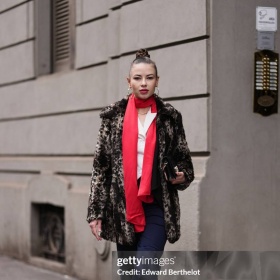 photo_5287585670798971643_y