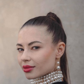 photo_5287585670798971645_y