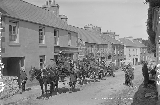 A picture of Joyce's Hotel, Clonbur (c) NLI