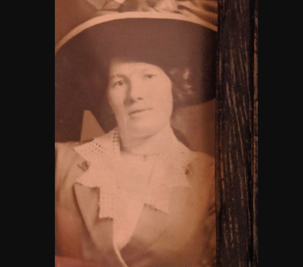 Dora L Kerins (Warren)