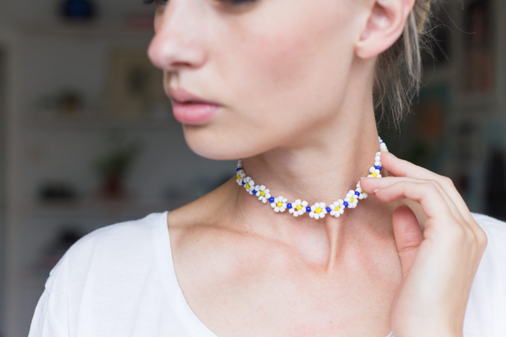 beaded daisy choker by Dnilva