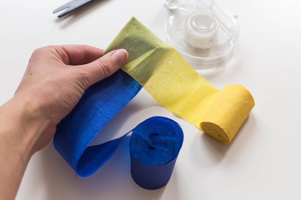 DIY Girlang av kräppapper till Midsommar