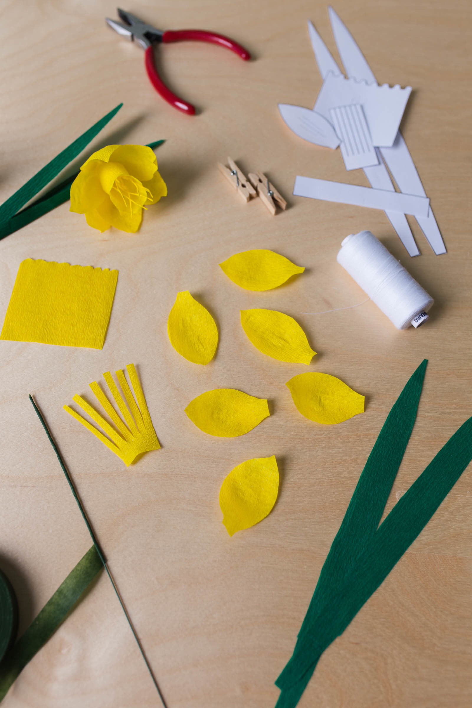 DIY - Påsklilja i crepepapper