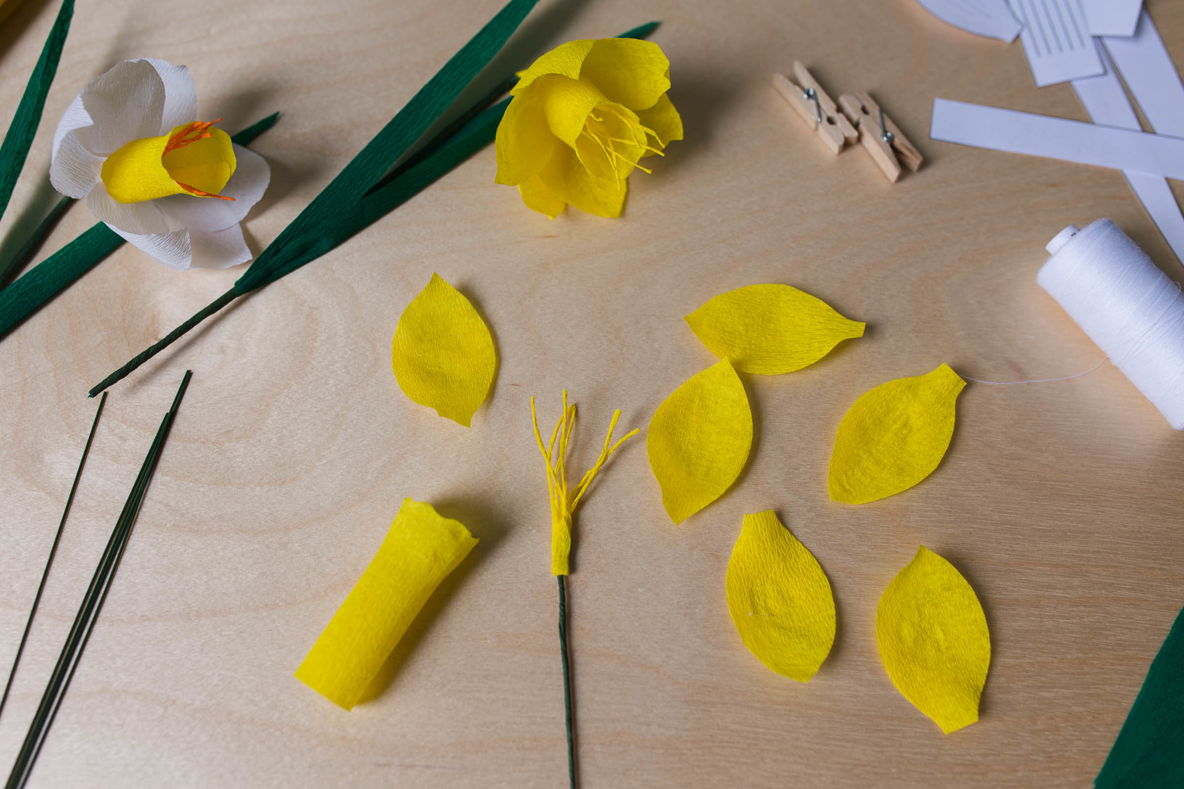DIY - Påsklilja i crepepapper