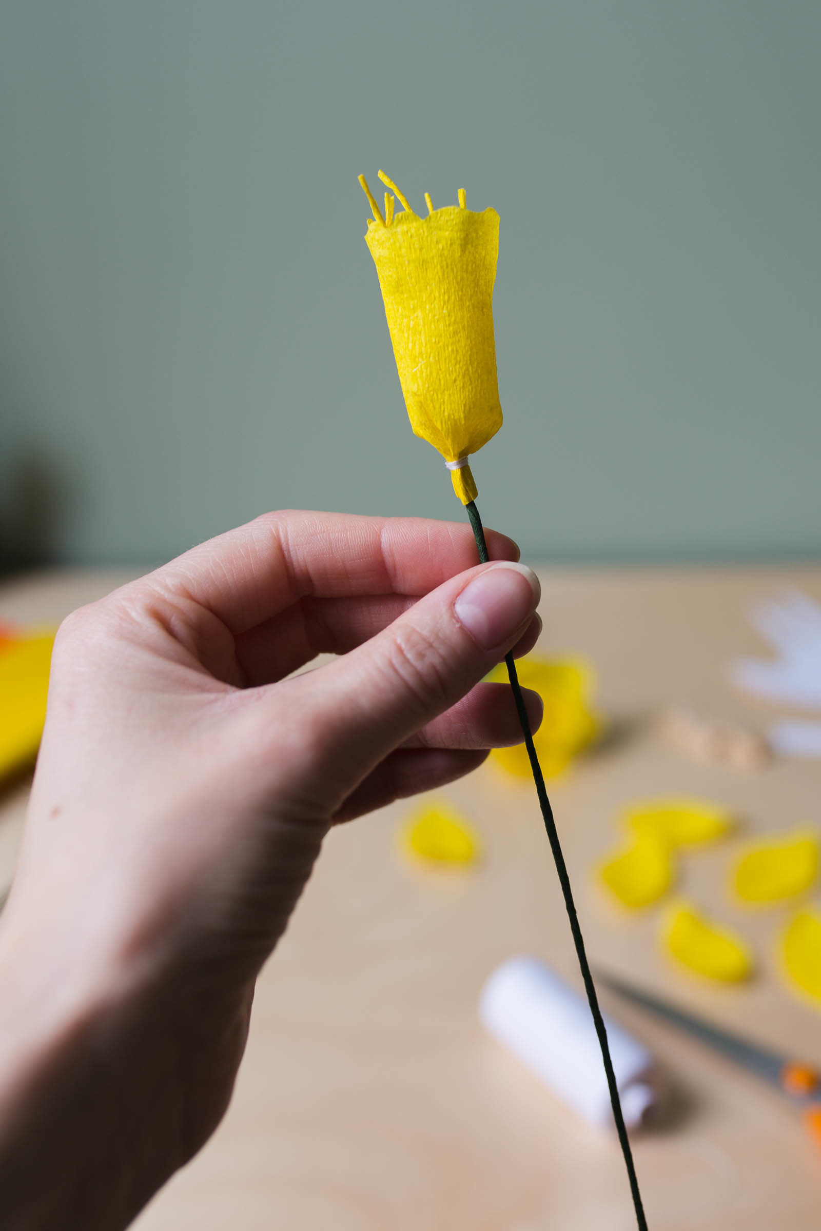 DIY - Påsklilja i crepepapper