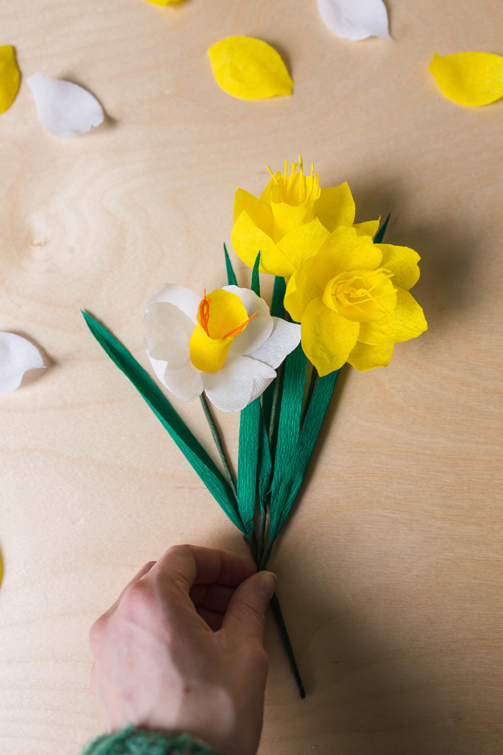 DIY - Påsklilja i crepepapper