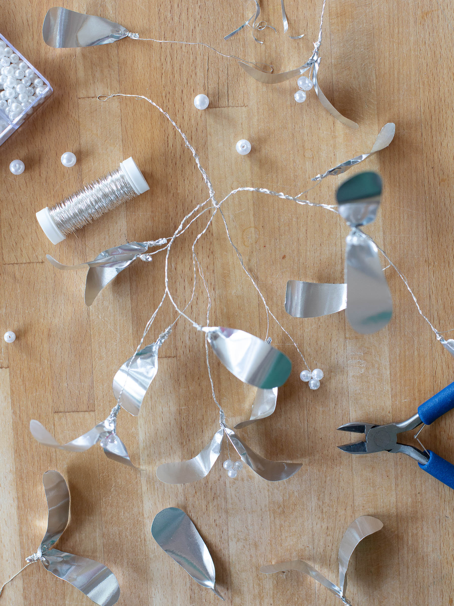 DIY - Krans av metallpapper