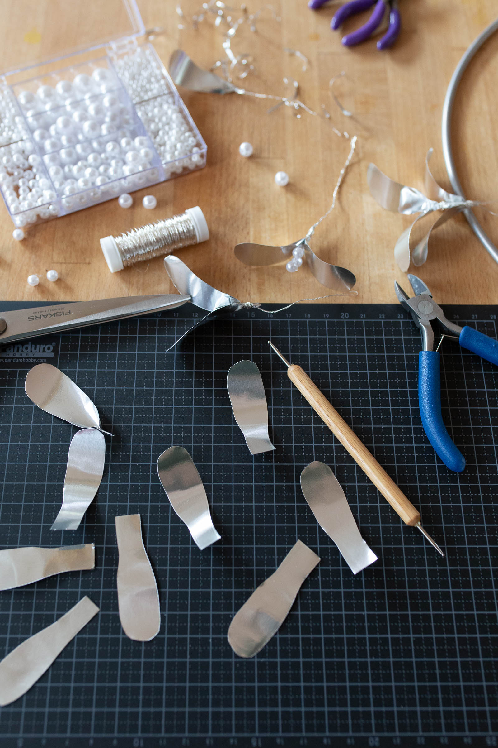 DIY - Krans av metallpapper