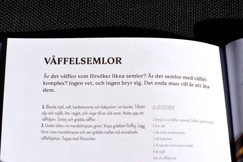 Beskrivande text till receptet Våffelsemlor ur vegetariska kokboken Kaosvego.