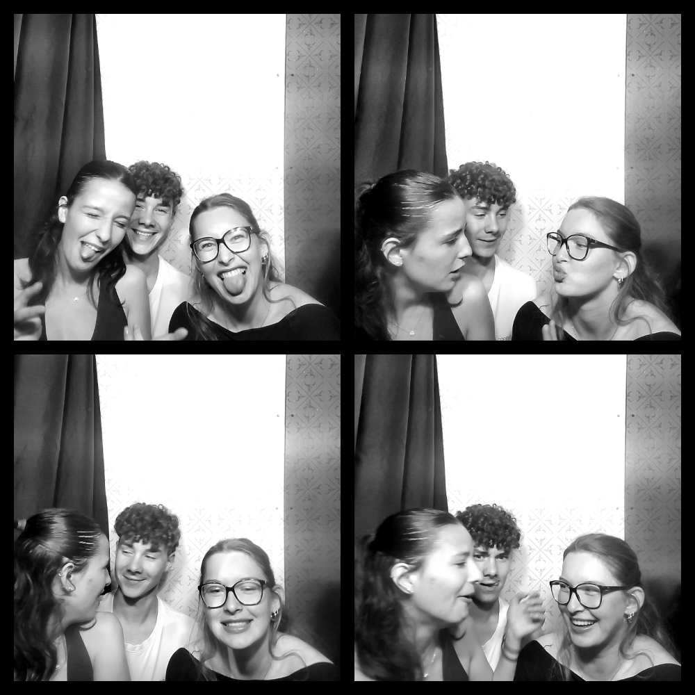 Photomat 12.10.2025 00:02:17