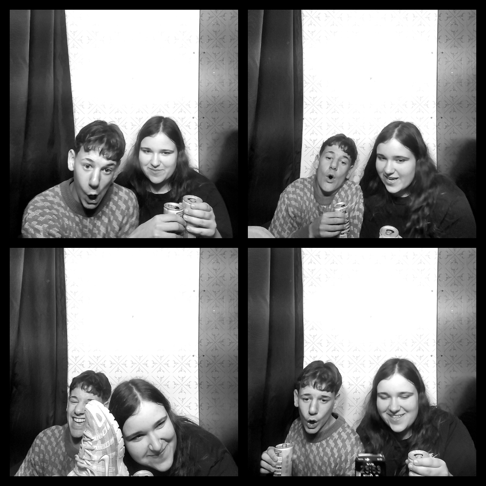 Photomat 04.04.2026 22:53:46