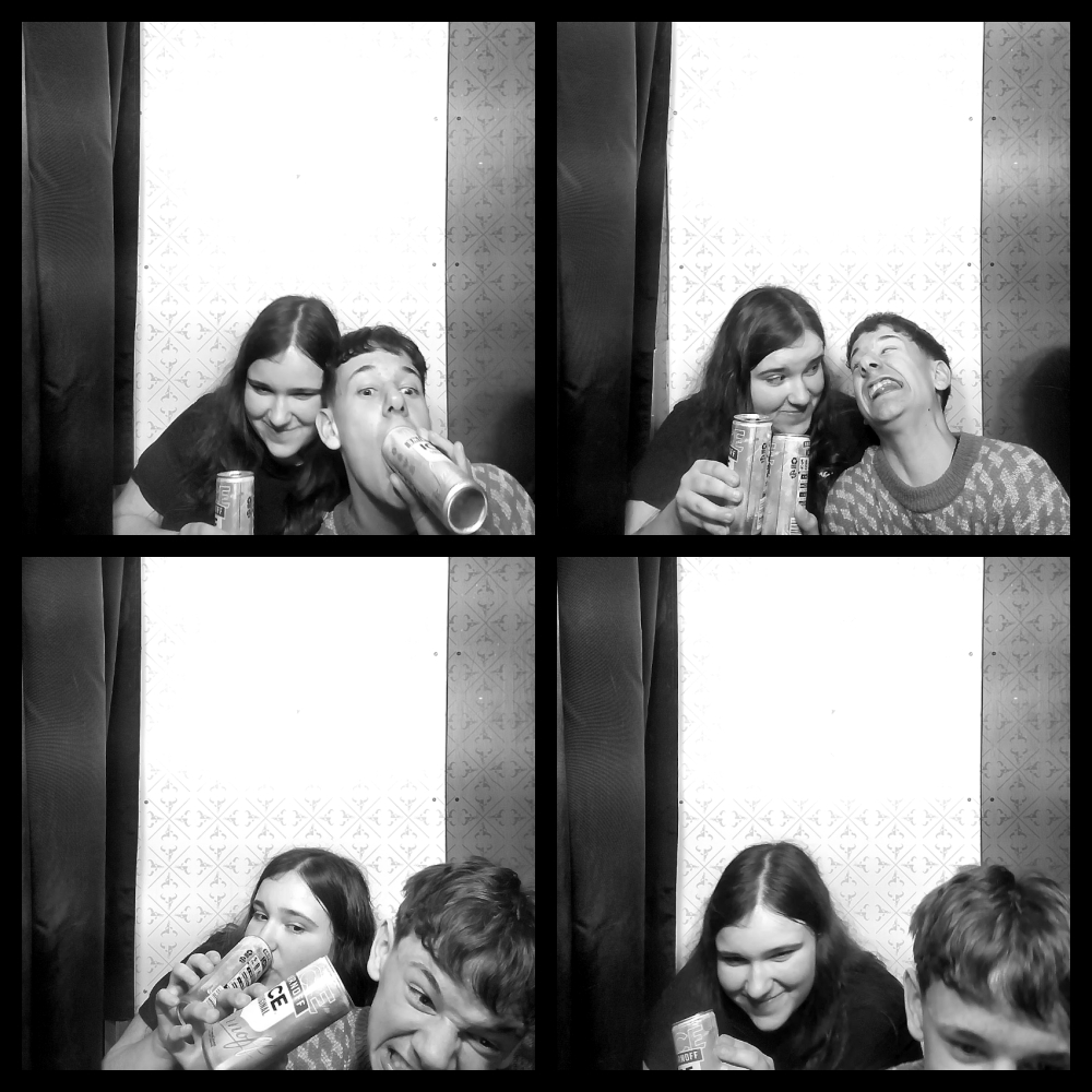 Photomat 04.04.2026 23:34:25