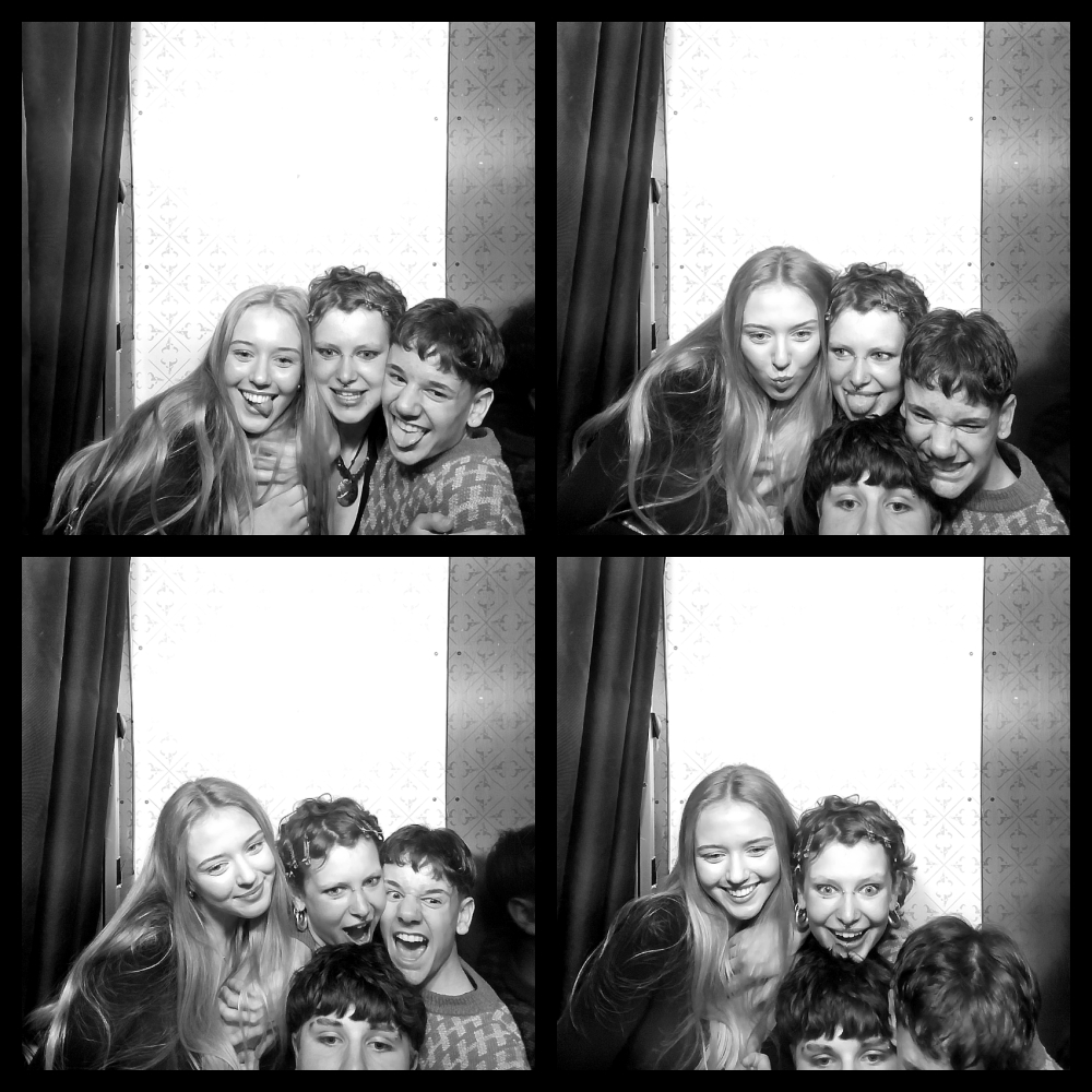 Photomat 05.04.2026 00:55:52