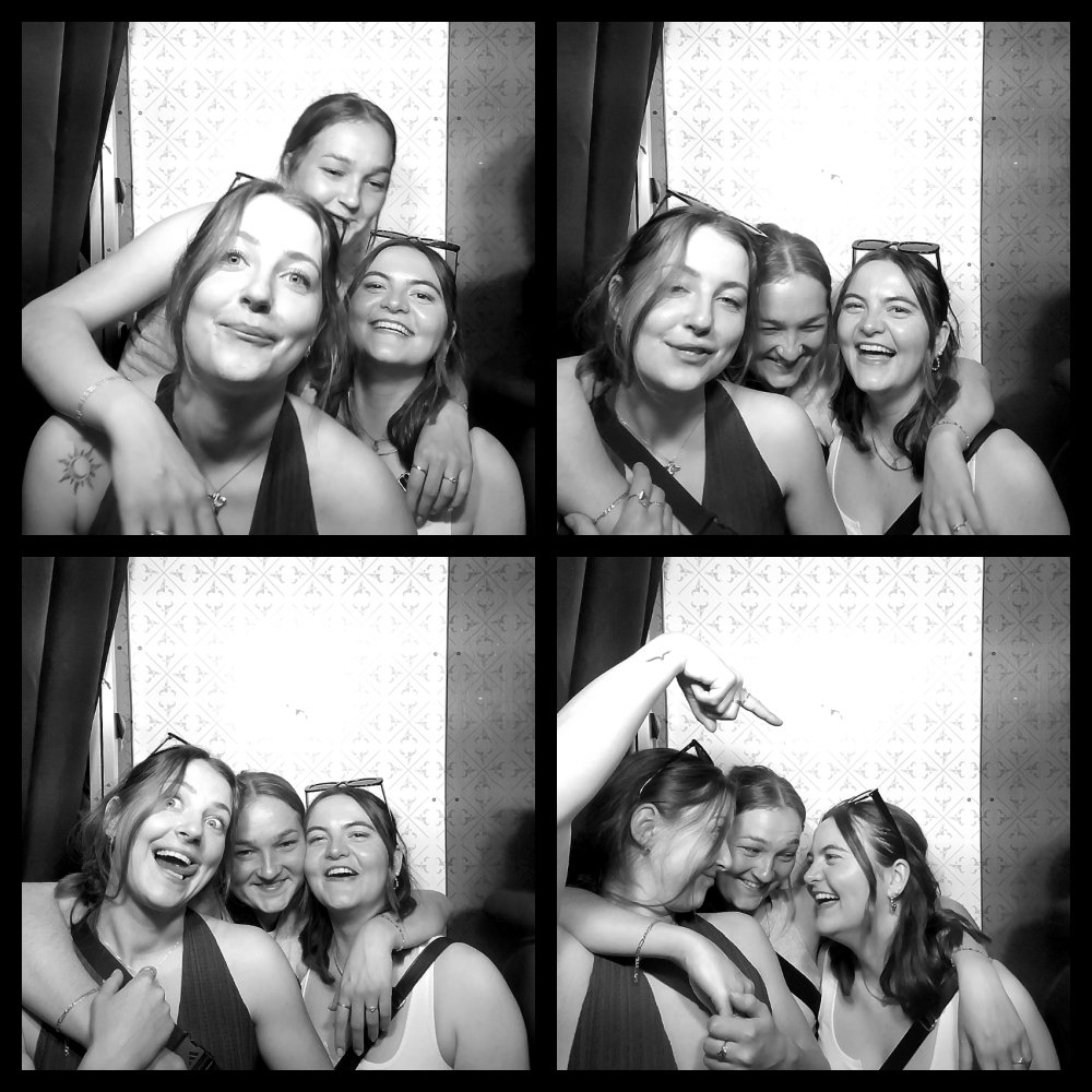 Photomat 05.04.2026 00:58:32