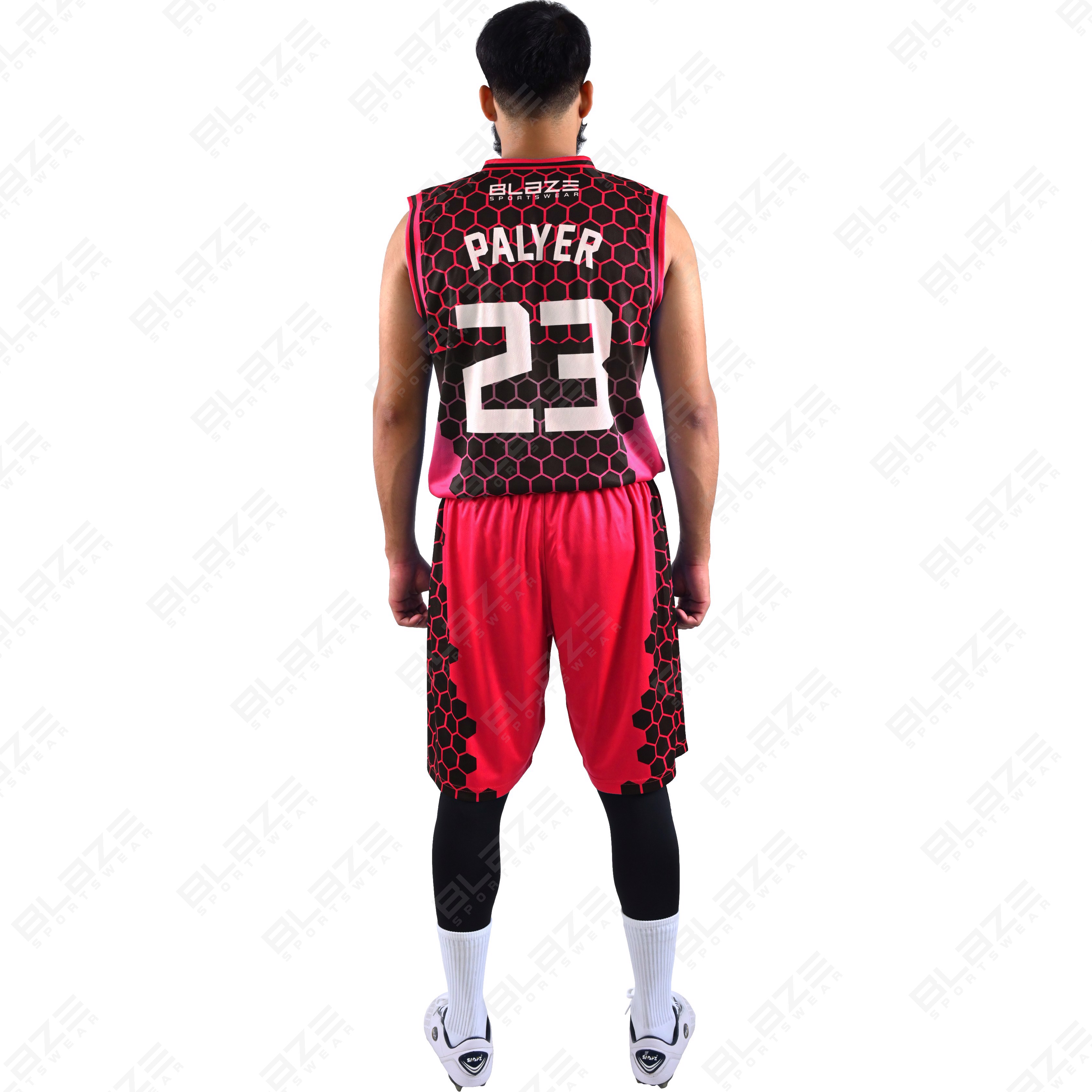 Custom 100% polyester basketball uniform with a modern design for athletes, featuring a stylish kit image