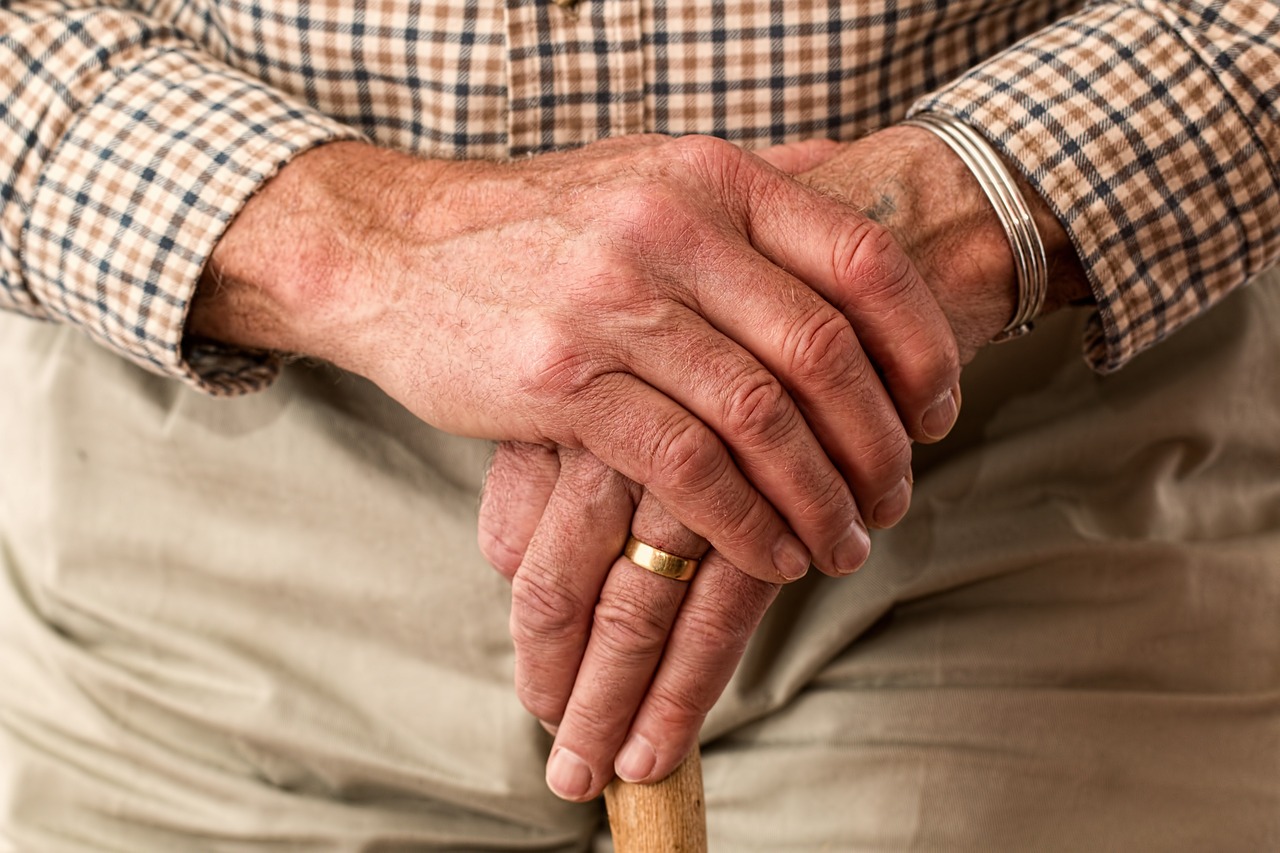 Pensioner poverty: Rising pension age risks greater levels of poverty and health inequities, experts warn - Vimarsana News