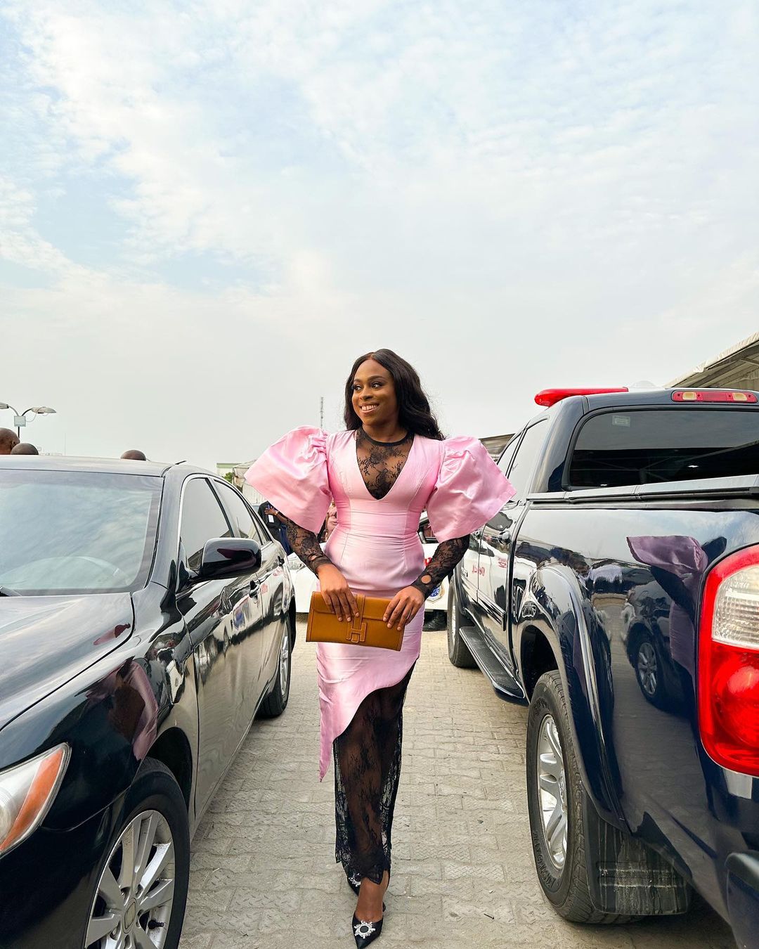 Ozinna Anumudu- The Look