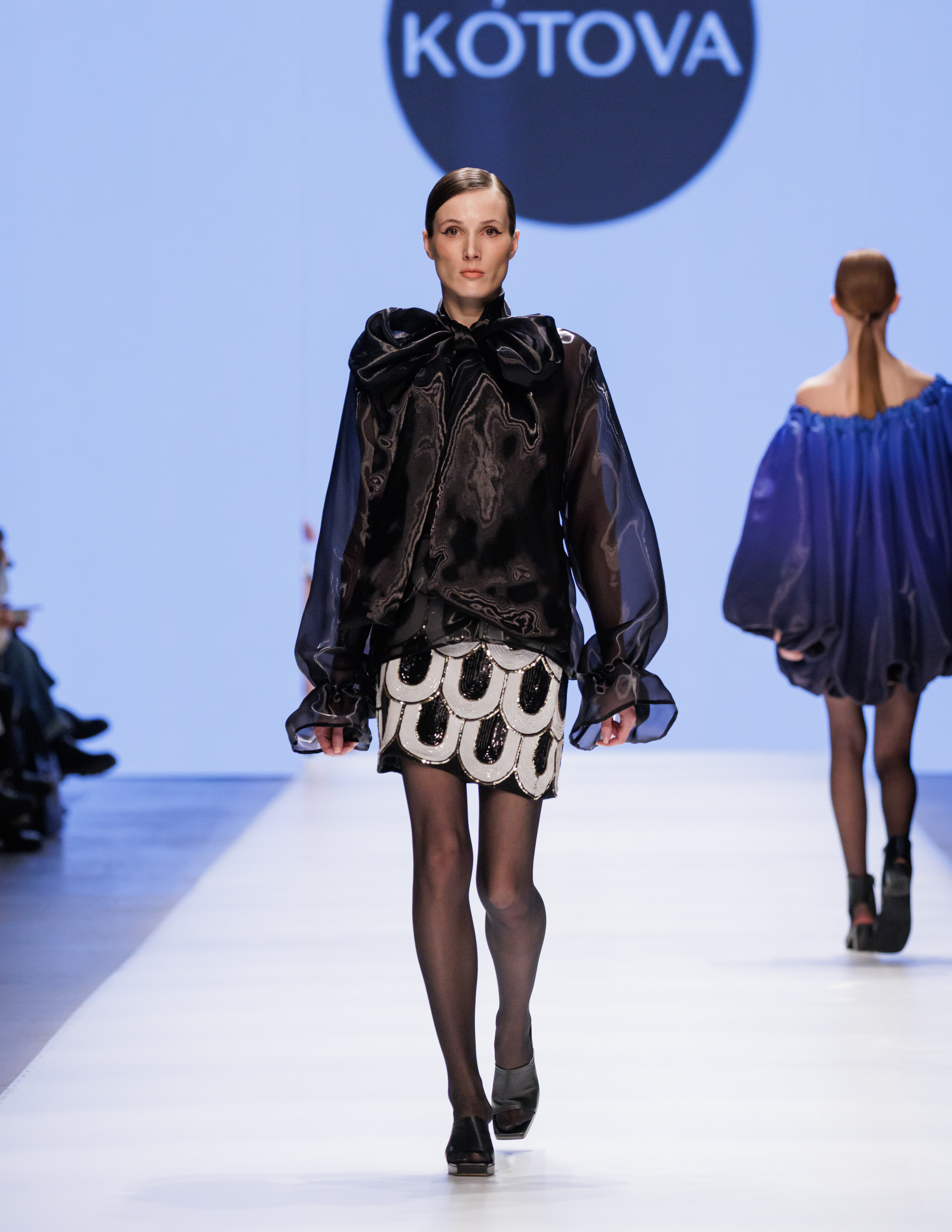 Moscow Fashion Week beauty trends - graphic wings