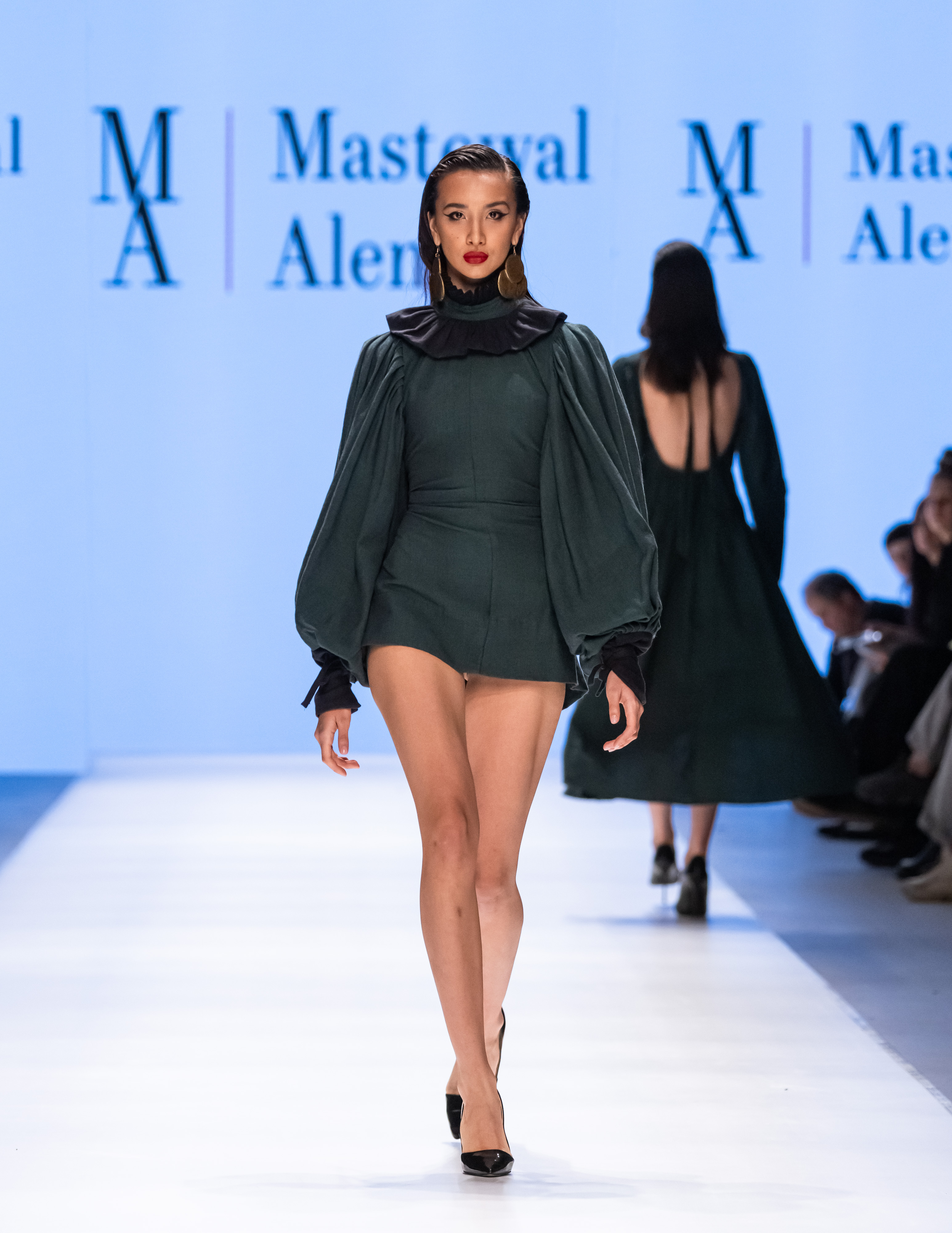 Moscow Fashion Week beauty trends - graphic wings