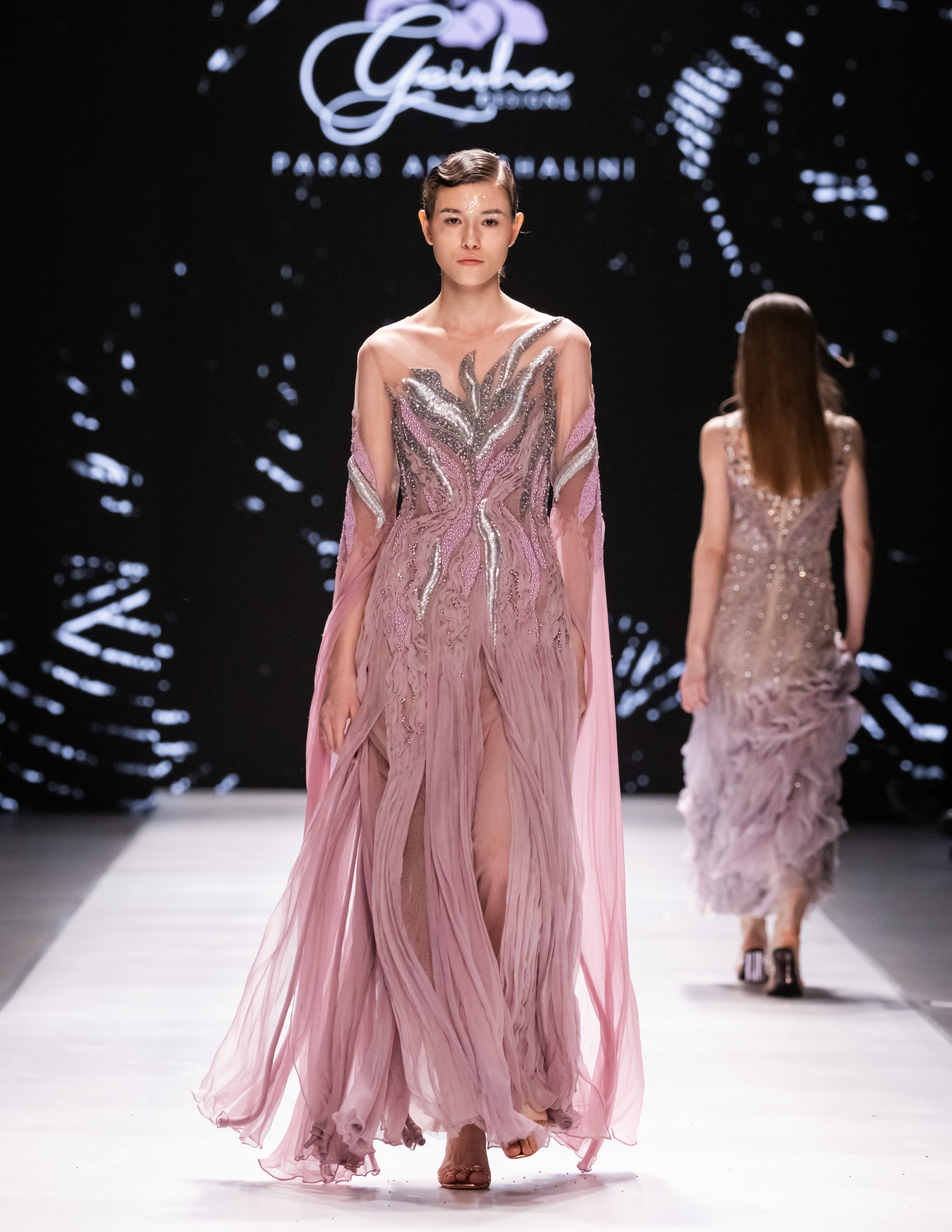 Moscow Fashion Week beauty trends - wet and wavy