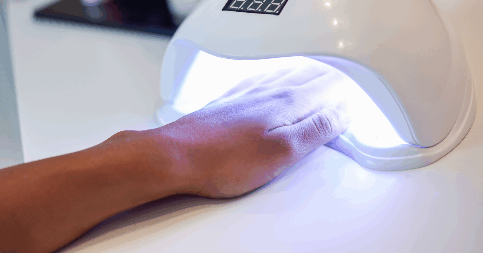 UV lamps could cause Skin cancer via Freepik