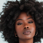 A very attractive black woman via Freepik