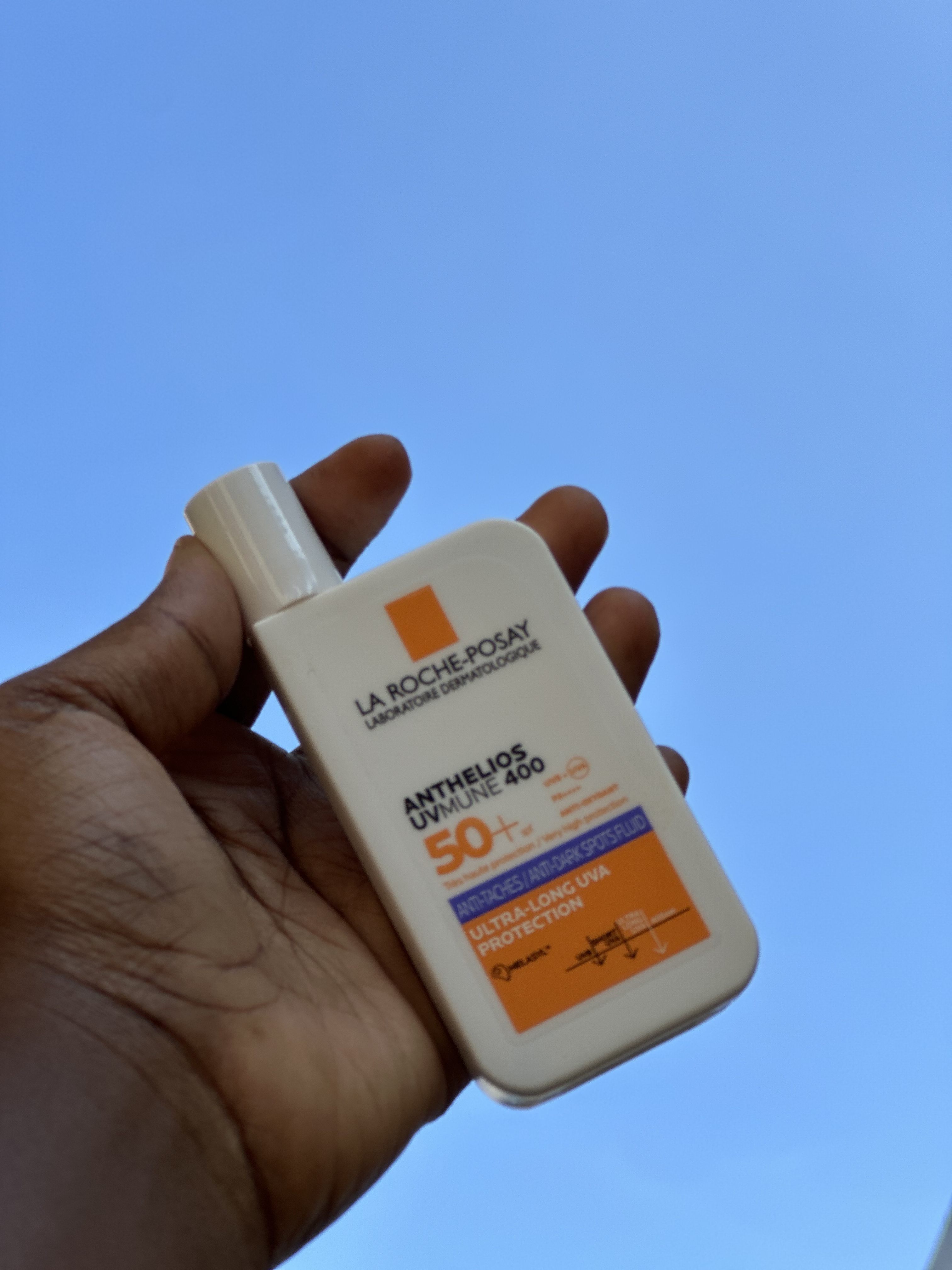 Best sunscreens for black skin - LA ROCHE-POSAY Anthelios Uvmune 400 Invisible Fluid Spf50+ Anti-dark Spot