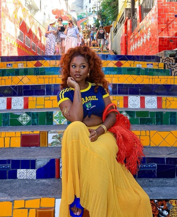 Black woman in Rio de Janeiro @damnthatshev on Instagram