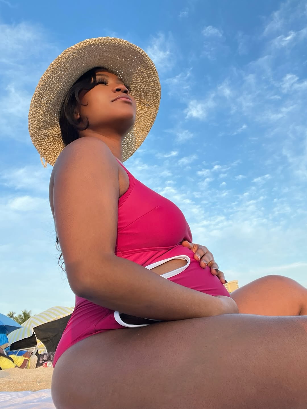 Pregnancy glow. @kemijohn_ via Instagram