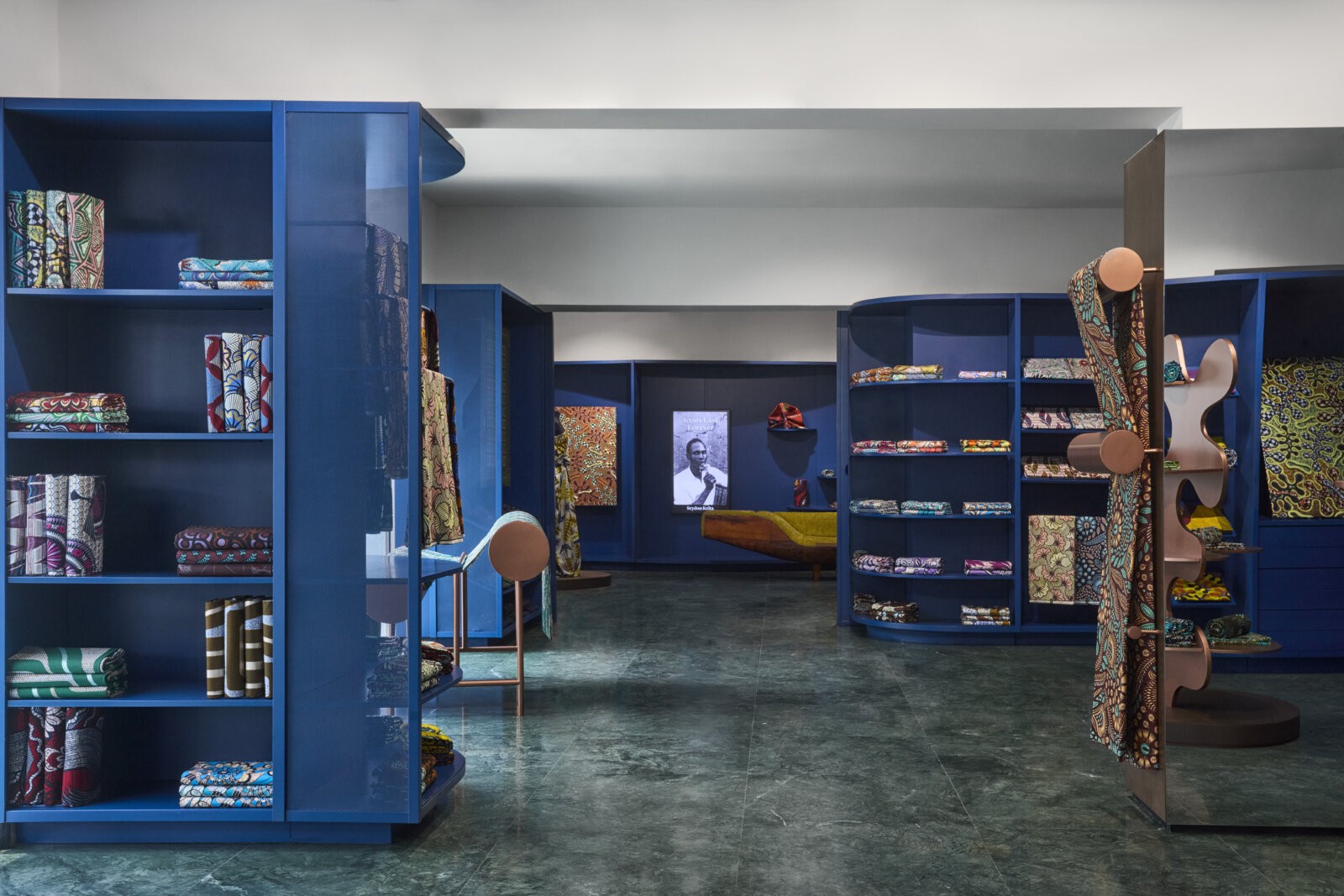 Inside Vlisco 30 Juin via Vlisco