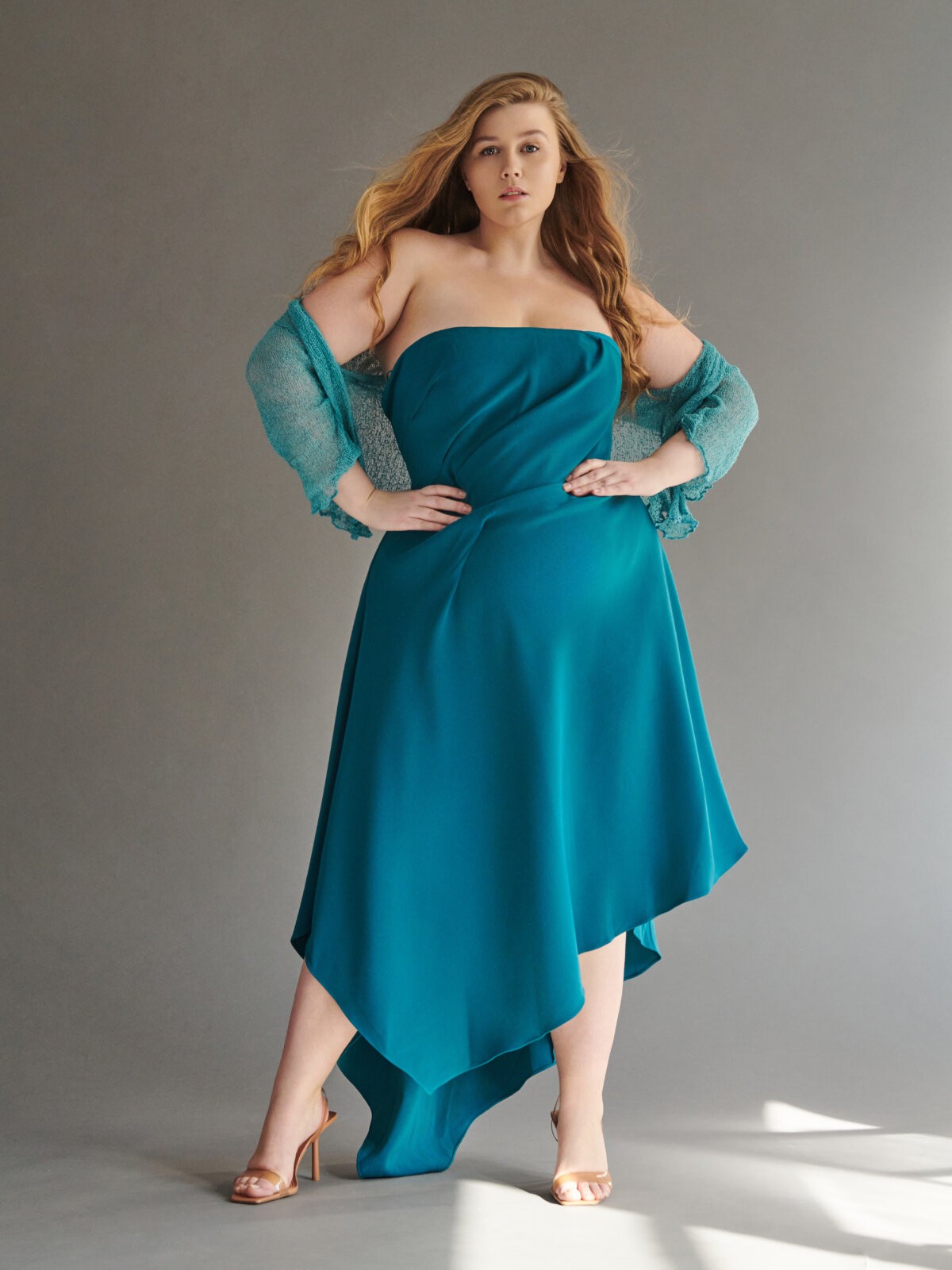 Quick thin: Daria Nazarova posing in a green dress via Daria Nazarova