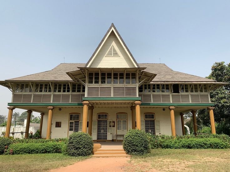 “Jaekel House,” a two-storey colonial residence built in 1989, at the Railway Compound, Lagos via Pinterest