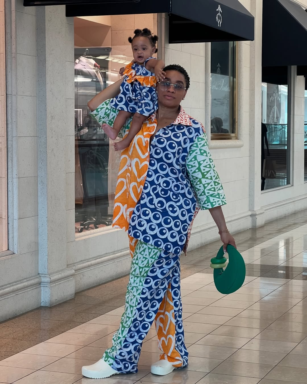 Mummy and me fashion - Mum and child in matching print outfits via @stephinlondon on Instagram