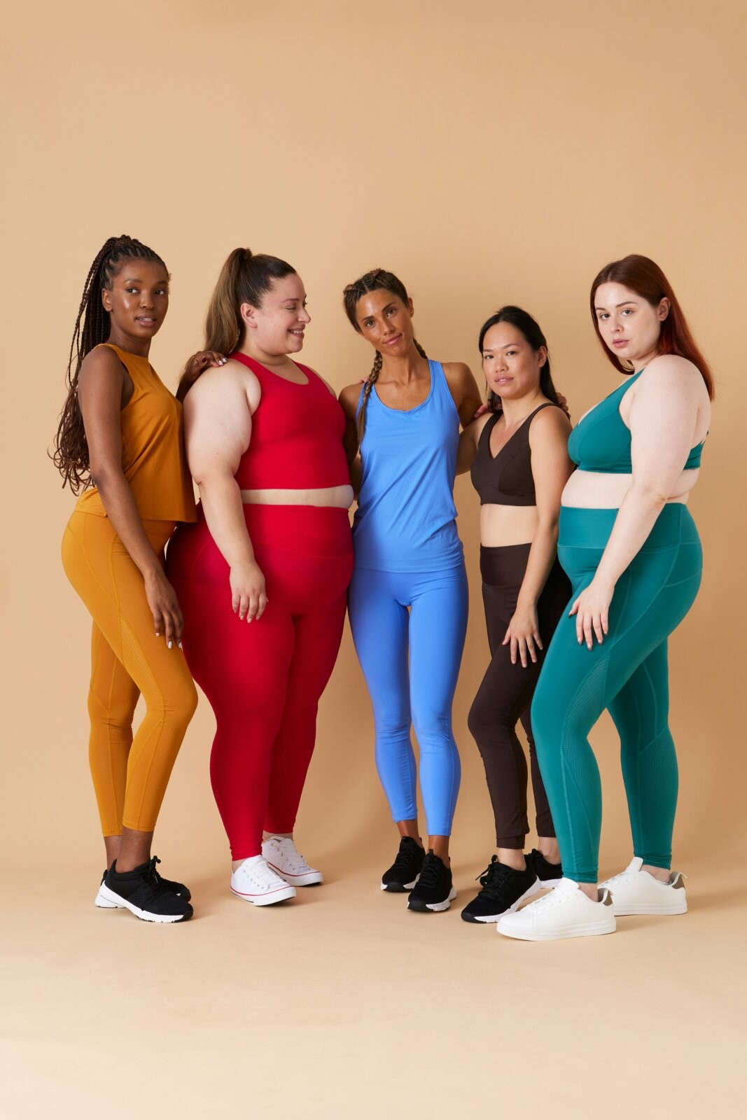Clothing size: Women of different races and body sizes by Leire Cavia via Unsplash