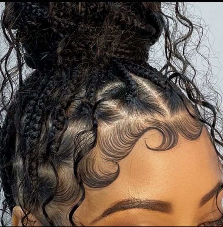  High-tension hairstyles: Laid edges 