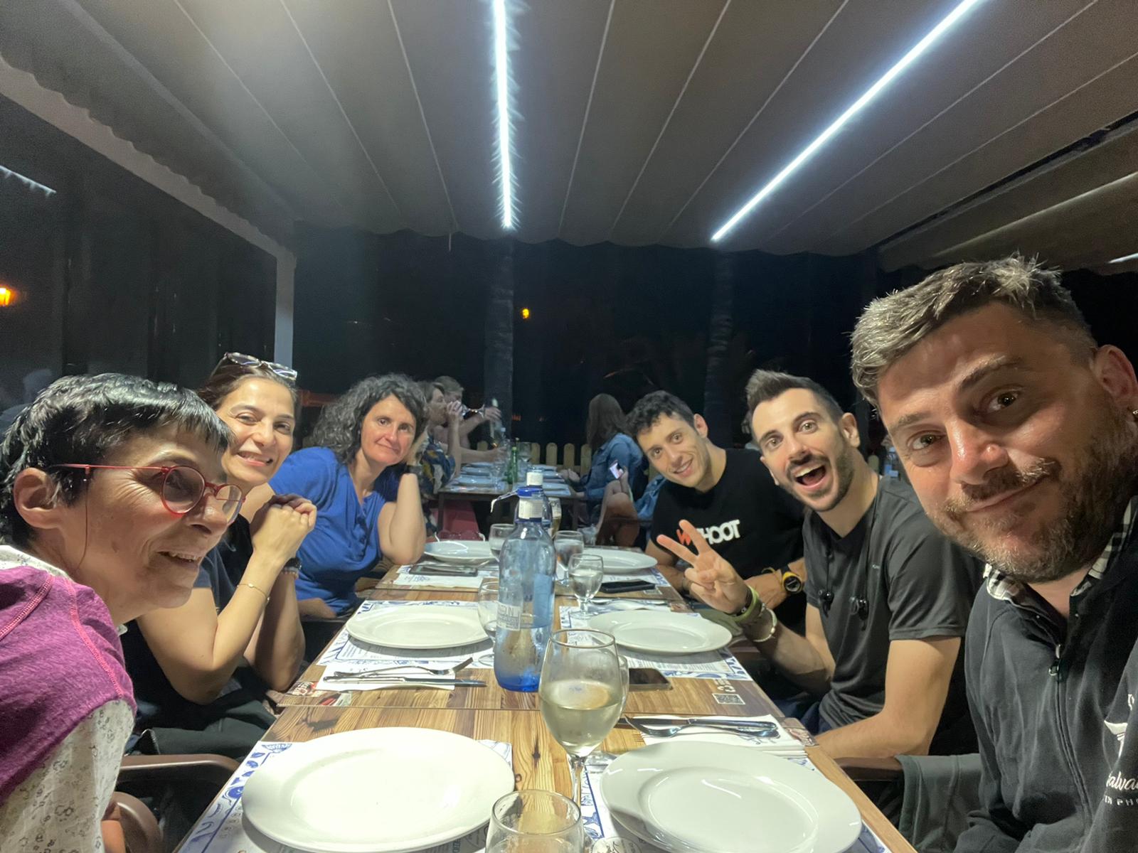 cena gruppo weshooters viaggio fotografico la palma