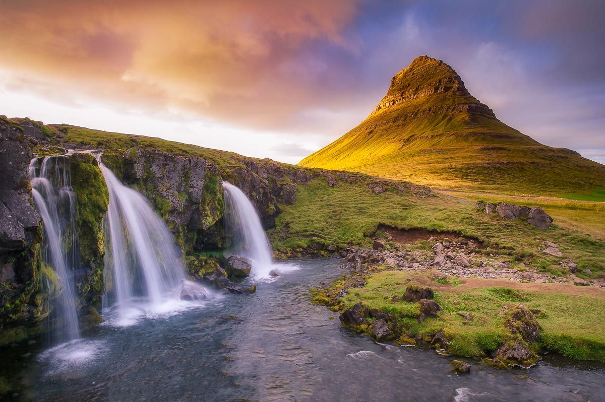 Kirkjufell al tramonto durante viaggio fotografico Islanda