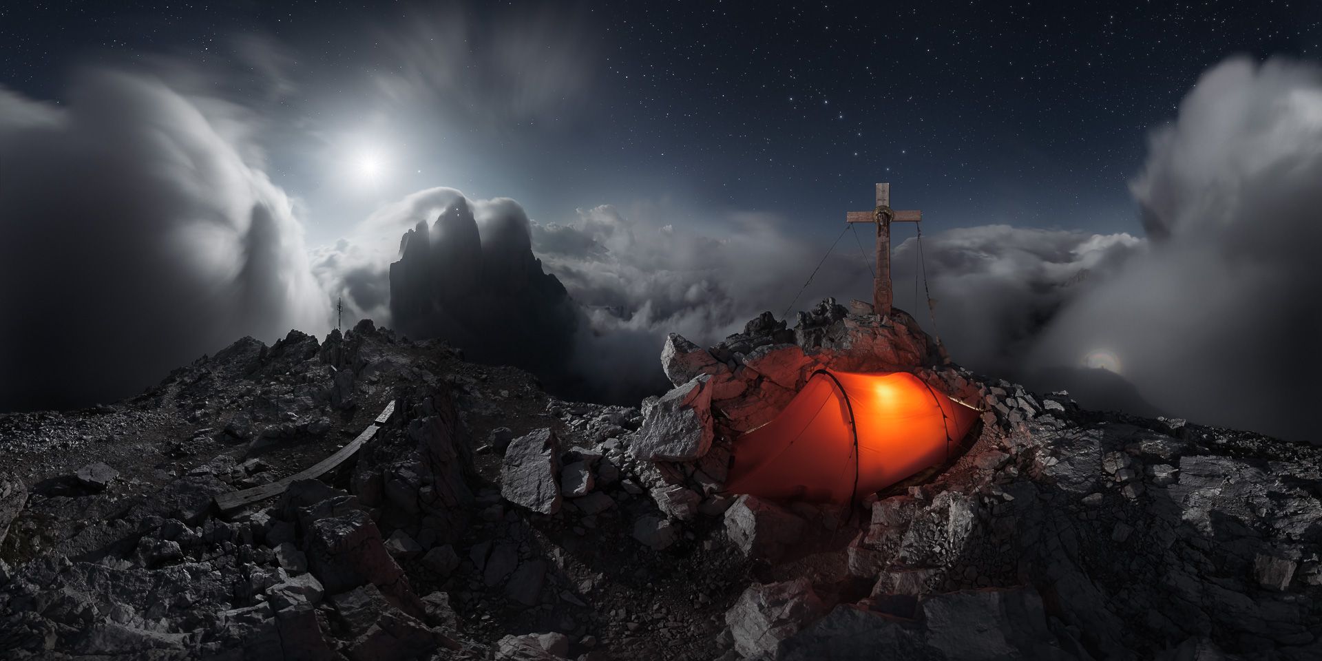 Tre Cime di Lavaredo con la Luna e lo spettro di Brocken