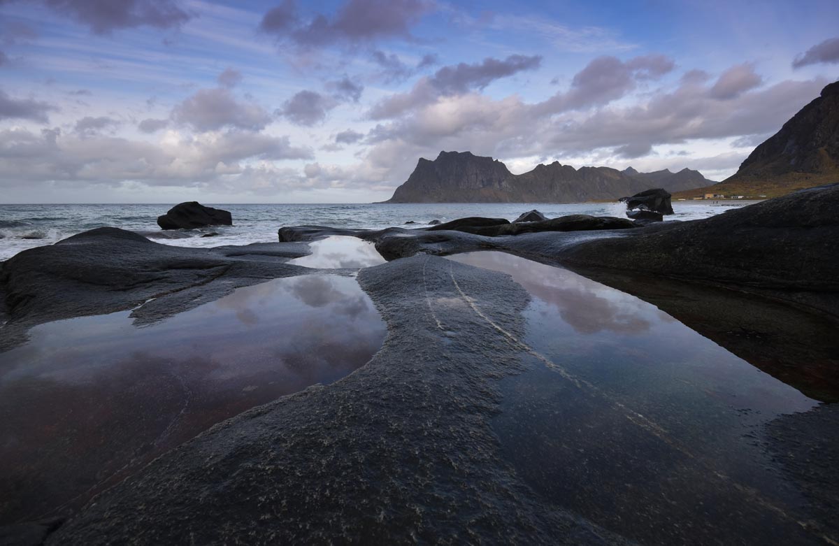 Uttakleiv beach al tramonto durante il viaggio fotografico alle lofoten
