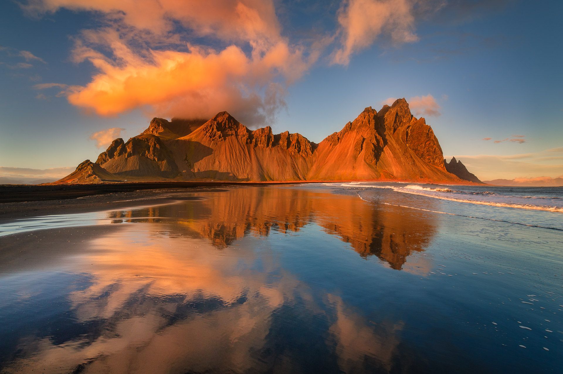 riflesso tramonto Vestrahorn viaggio fotografico islanda