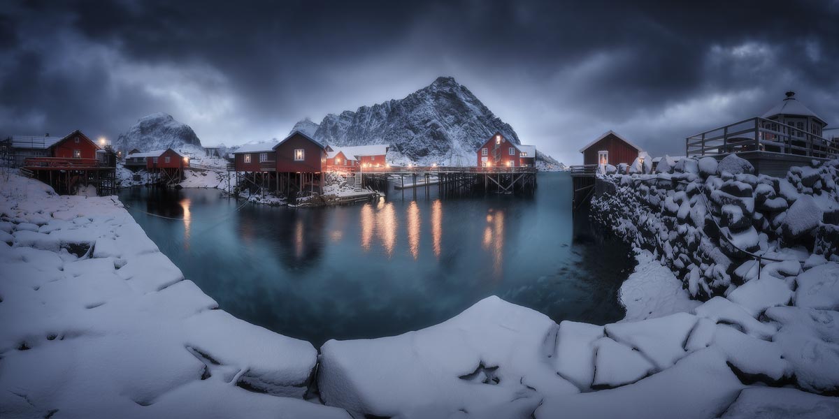 Nusfjord all'ora blu durante il viaggio fotografico alle lofoten